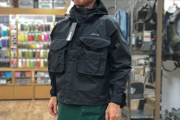 セミショート丈のジャケットが入荷！